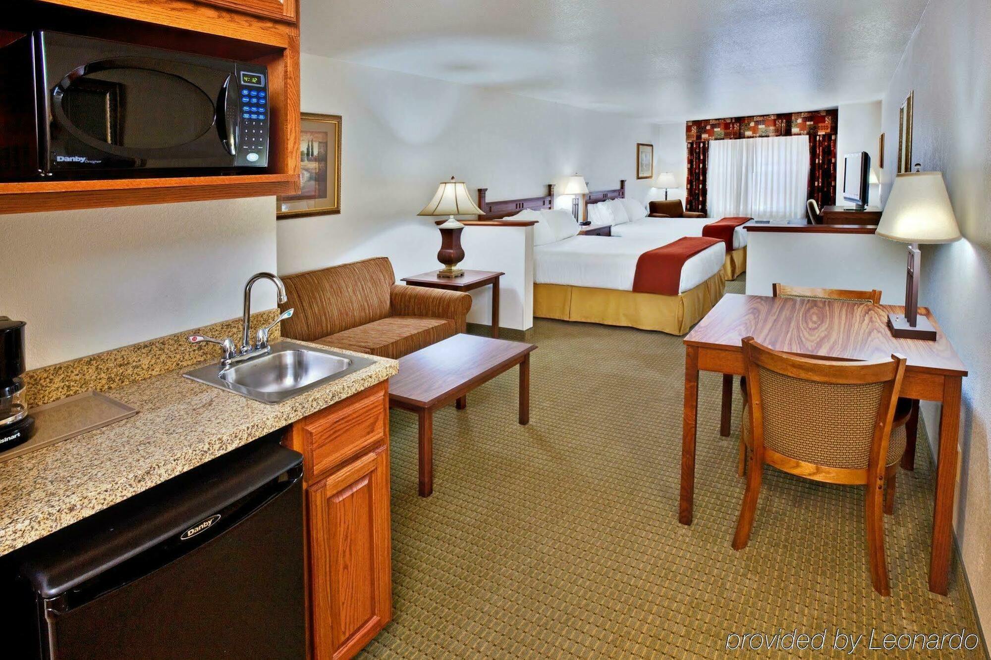 Holiday Inn Express & Suites Jacksonville By Ihg South Jacksonville Buitenkant foto